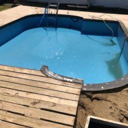 Accessoires indispensables pour l'entretien de votre piscine : produits et outils Herouville-Saint-Clair